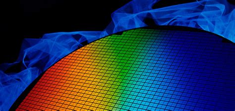 Fluoroelastomeri: Materiale Impermeabile e Resistente al Calore per Applicazioni Extreme!